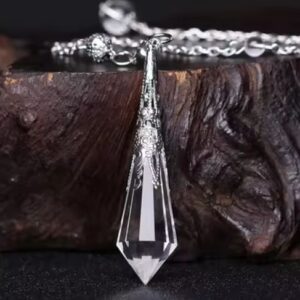 Pendule en cristal grande pointe argent.