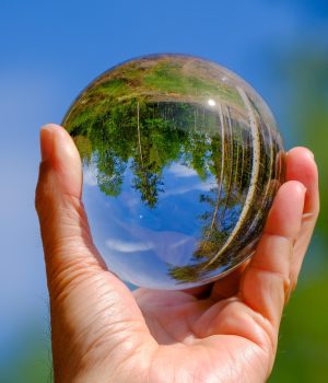 glass-sphere-7322496_1280